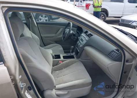 2011 Toyota Camry z USA, uszkodzony, nr VIN 4T1BF3EK1BU645489